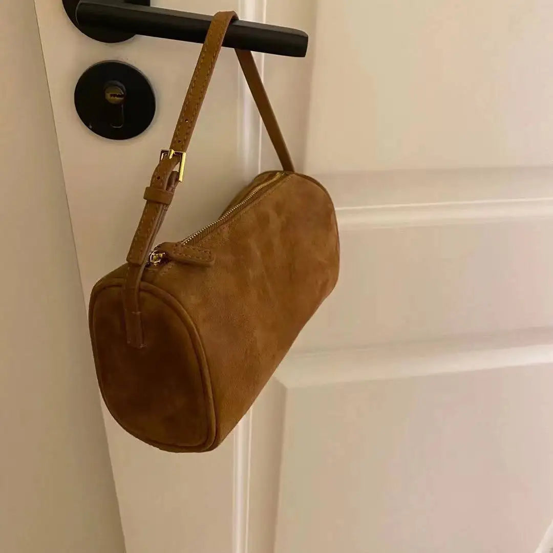 Schultertasche für Damen ⎜ Kompakte Retro-Tasche aus Wildleder im 90er-Stil für Herbst und Alltag
