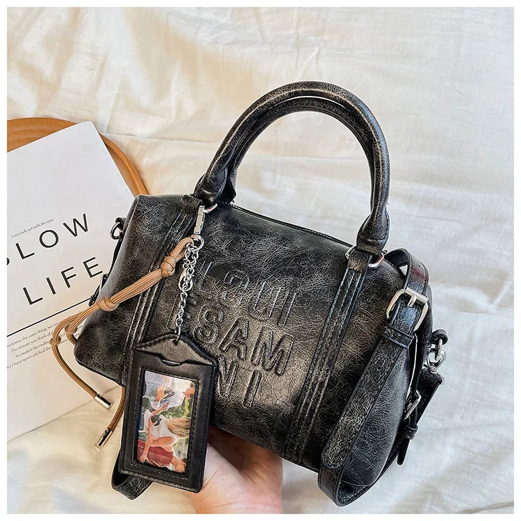 Damen Handtasche ⎜ Modische Umhängetasche mit verstellbarem Schulterriemen und geräumigem Innenfach