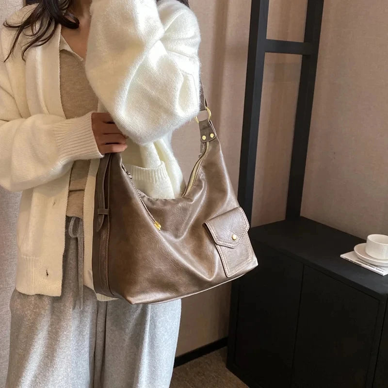 Schultertasche für Damen ⎜ Große Vintage-Umhängetasche aus Kunstleder mit Frontfach für Alltag und Büro