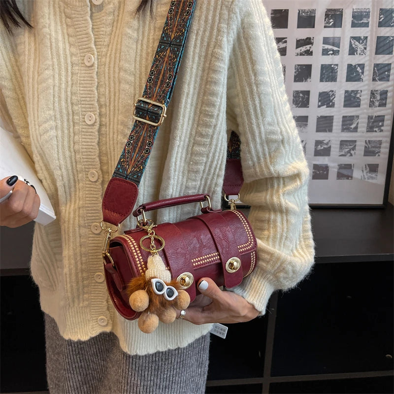 Handtasche für Damen ⎜ Vielseitige Umhängetasche mit Tragegriff und dekorativen Details für Alltag und Ausgehen