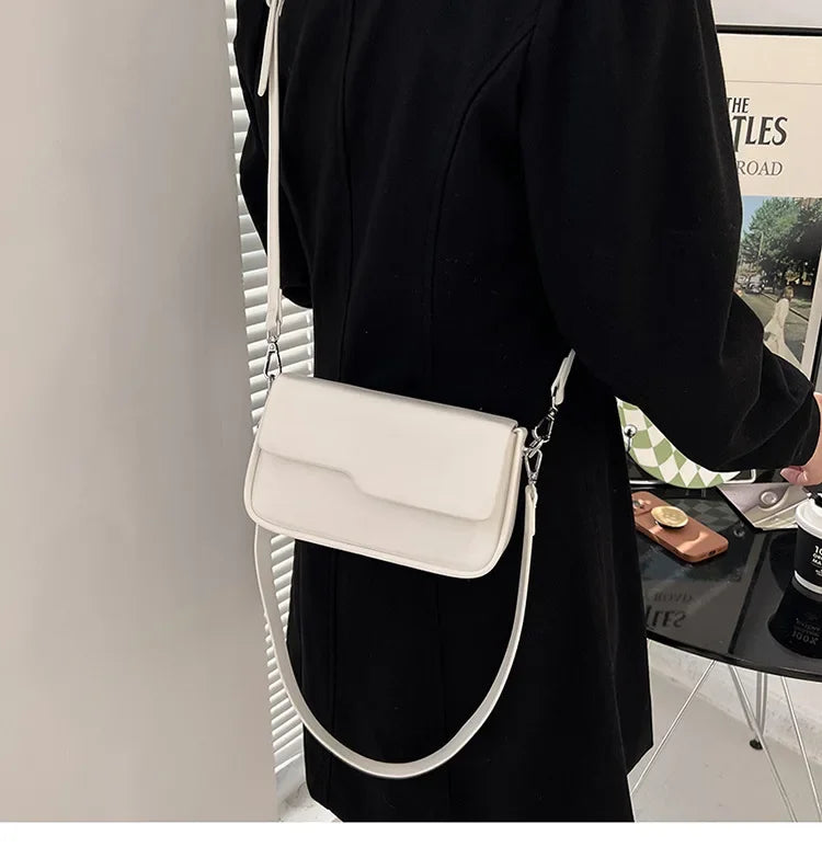 Schultertasche für Damen ⎜ Schlichte Baguette-Form mit verstellbarem Riemen für Alltag und Freizeit