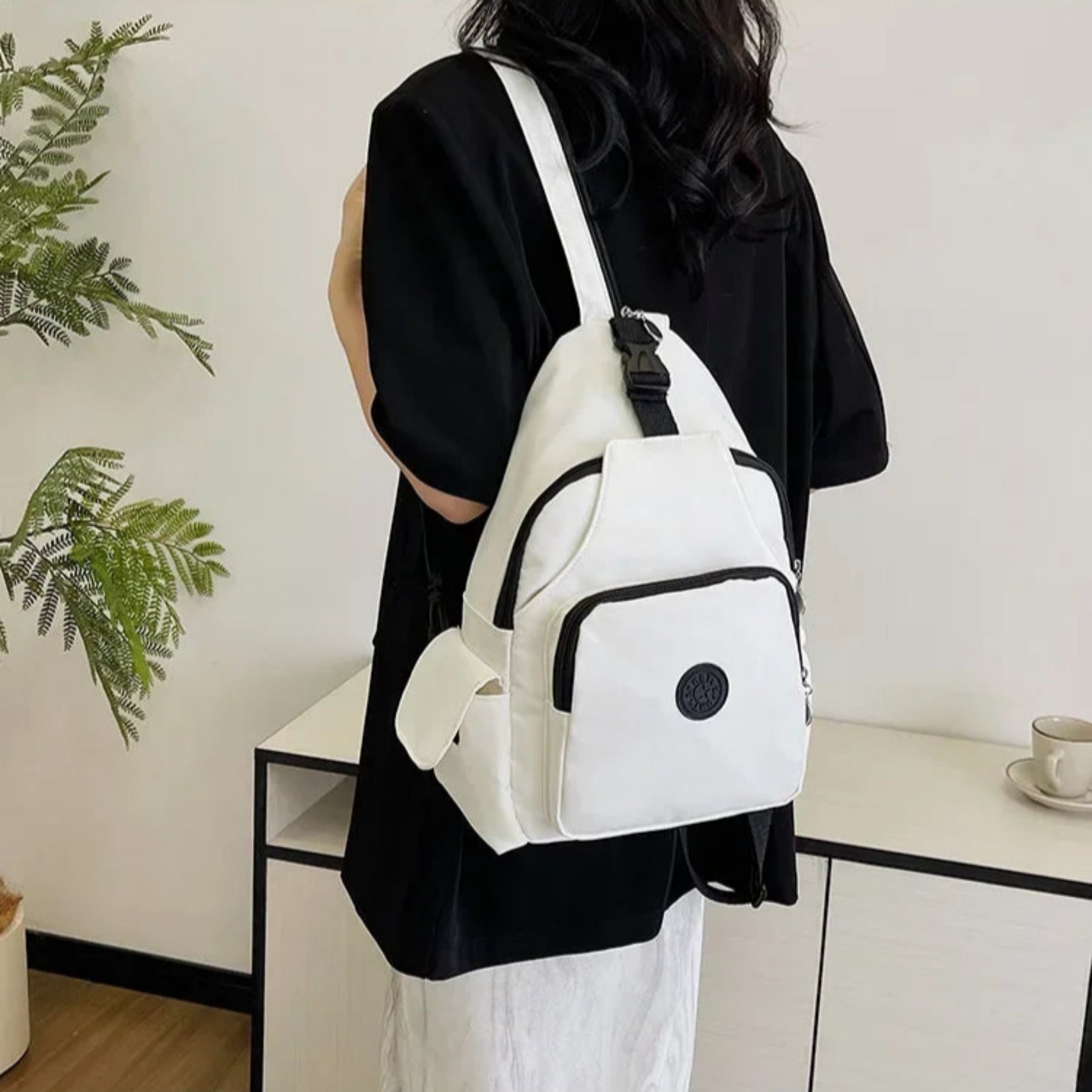 Modischer Rucksack für Frauen ⎜ Wasserdichte und praktische Umhängetasche