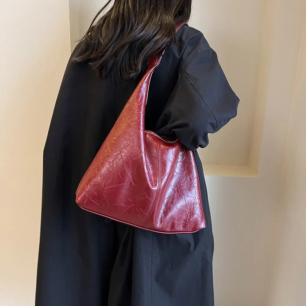 Lässige Schultertasche aus Leder ⎜ Großzügiger Stauraum mit modernem Design für jeden Tag