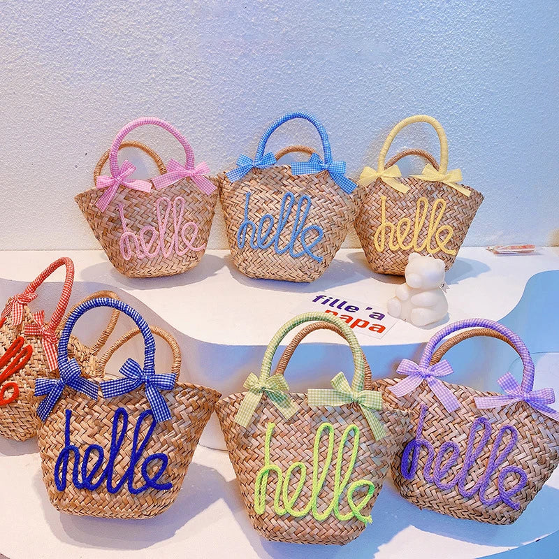 Geflochtene Damenhandtasche ⎜ Bunte Umhängetasche mit Schleifen und individuellem Schriftzug