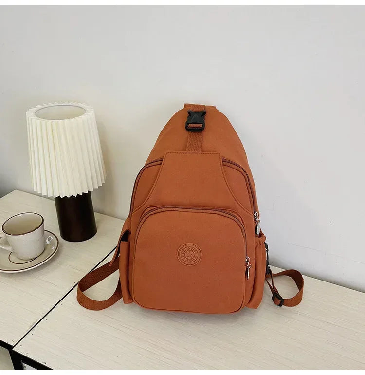 Modischer Rucksack für Frauen ⎜ Wasserdichte und praktische Umhängetasche
