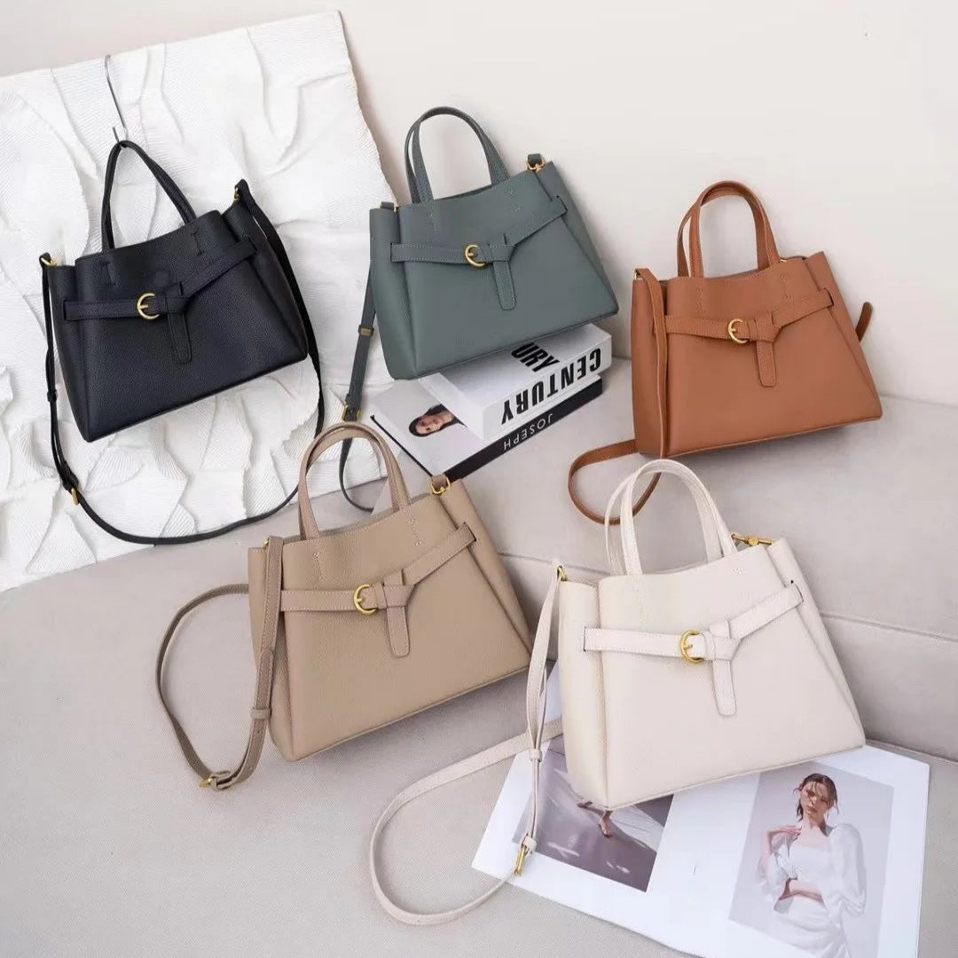 Handtasche aus Echtleder für Damen ⎜ Geräumige Alltagstasche mit Tragegriff und stilvoller Gürtelschnalle