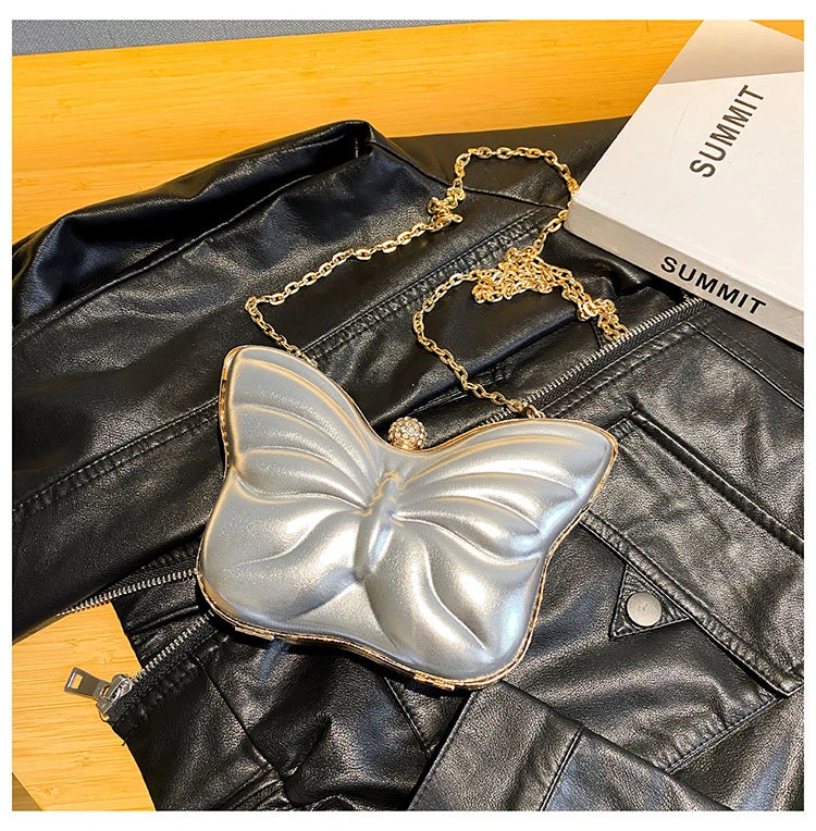 Schultertasche für Damen ⎜ Elegante Schmetterlingsform mit Kettenträger für stilvolle Anlässe