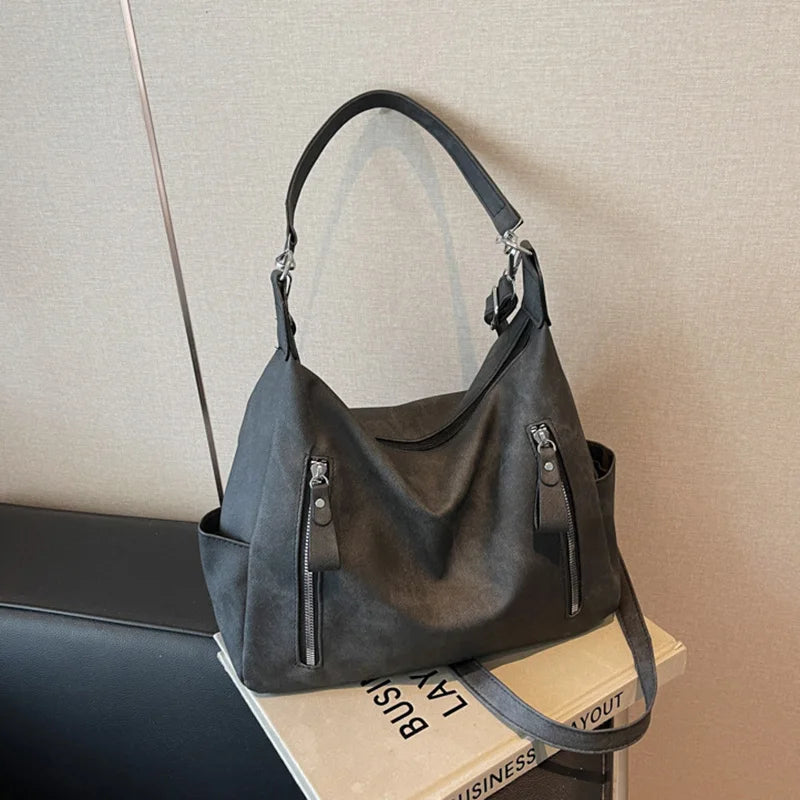 Damen Umhängetasche ⎜ Modische Alltags Tasche mit Viel Stauraum und Vielseitigem Trageriemen