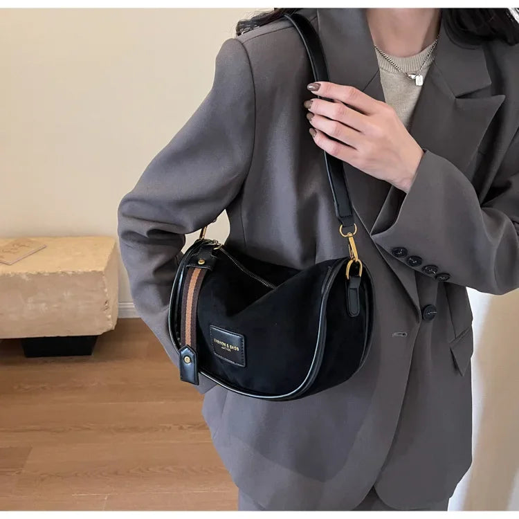 Damen Umhängetasche ⎜ Weiche Crossbody-Tasche mit Verstellbarem Gurt und Modernem Retro-Design