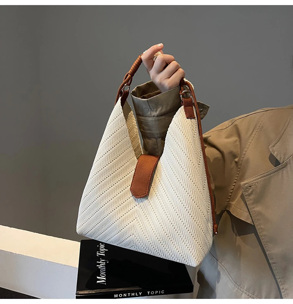 Shopper Tasche für Damen ⎜ Geräumige Underarm-Tasche mit Textilstruktur und stabilem Henkel für Alltag und Büro