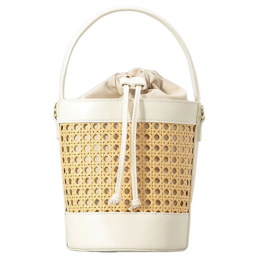 Runde Rattan Umhängetasche für Damen ⎜ Handgewebte Bucket Bag mit Zugverschluss und Lederakzenten