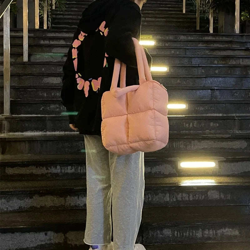 Quilted Schultertasche ⎜ Weiches, geräumiges Design mit gepolstertem Stoff für hohen Tragekomfort