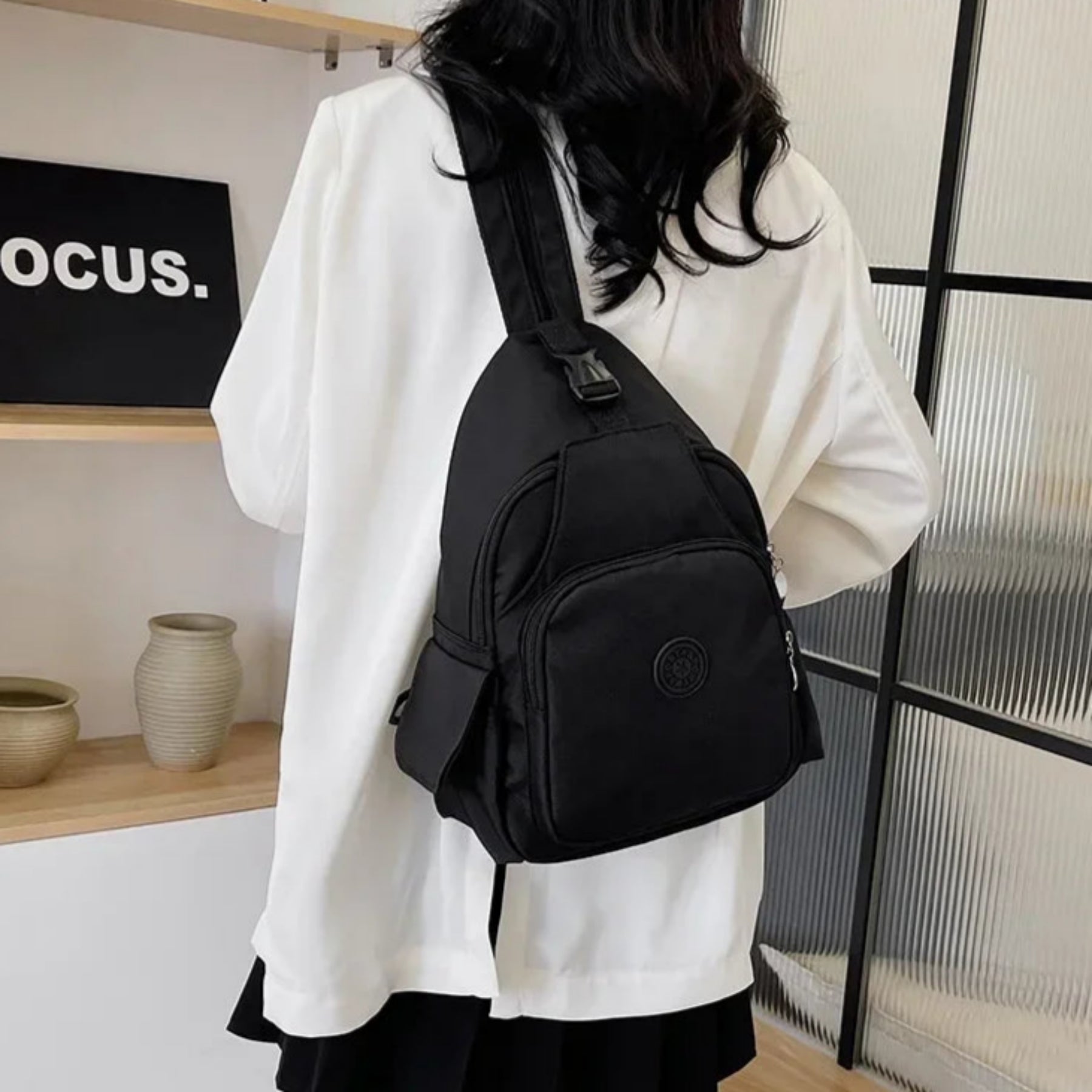 Modischer Rucksack für Frauen ⎜ Wasserdichte und praktische Umhängetasche