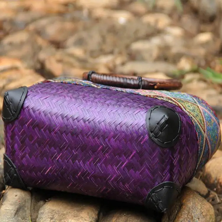 Handtasche aus Bambus ⎜ Handgefertigte Rattan-Tasche mit buntem Gewebe und Holzgriffen
