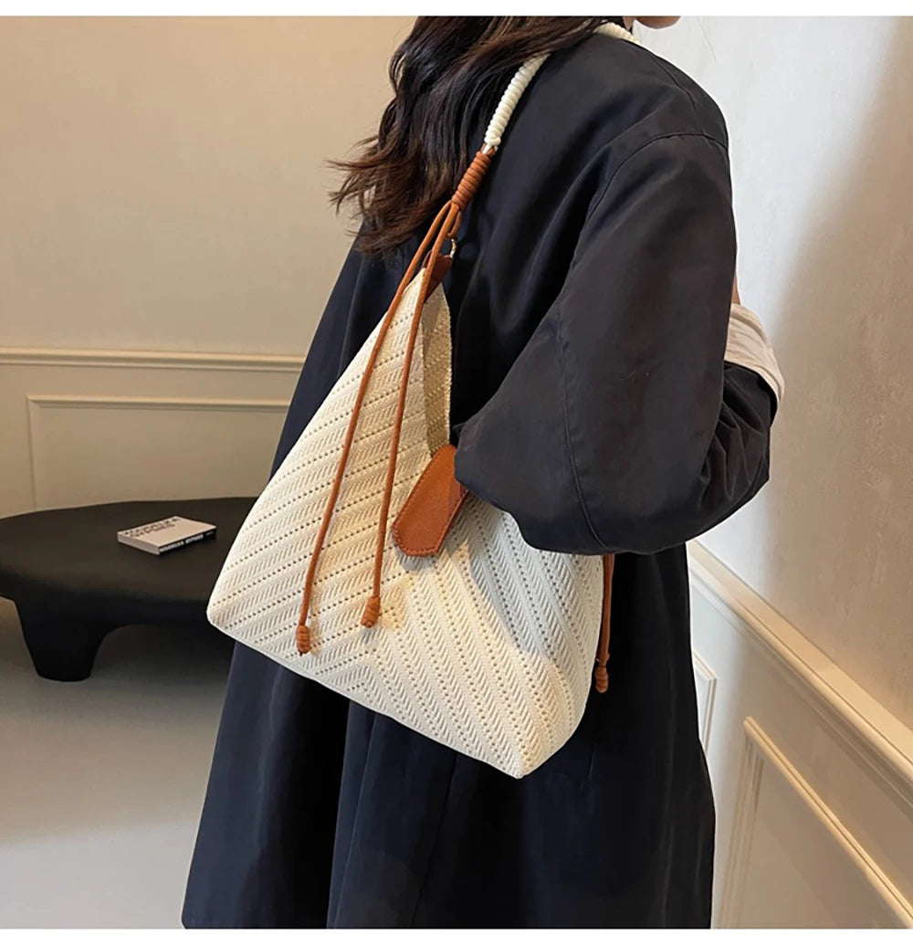 Shopper Tasche für Damen ⎜ Geräumige Underarm-Tasche mit Textilstruktur und stabilem Henkel für Alltag und Büro