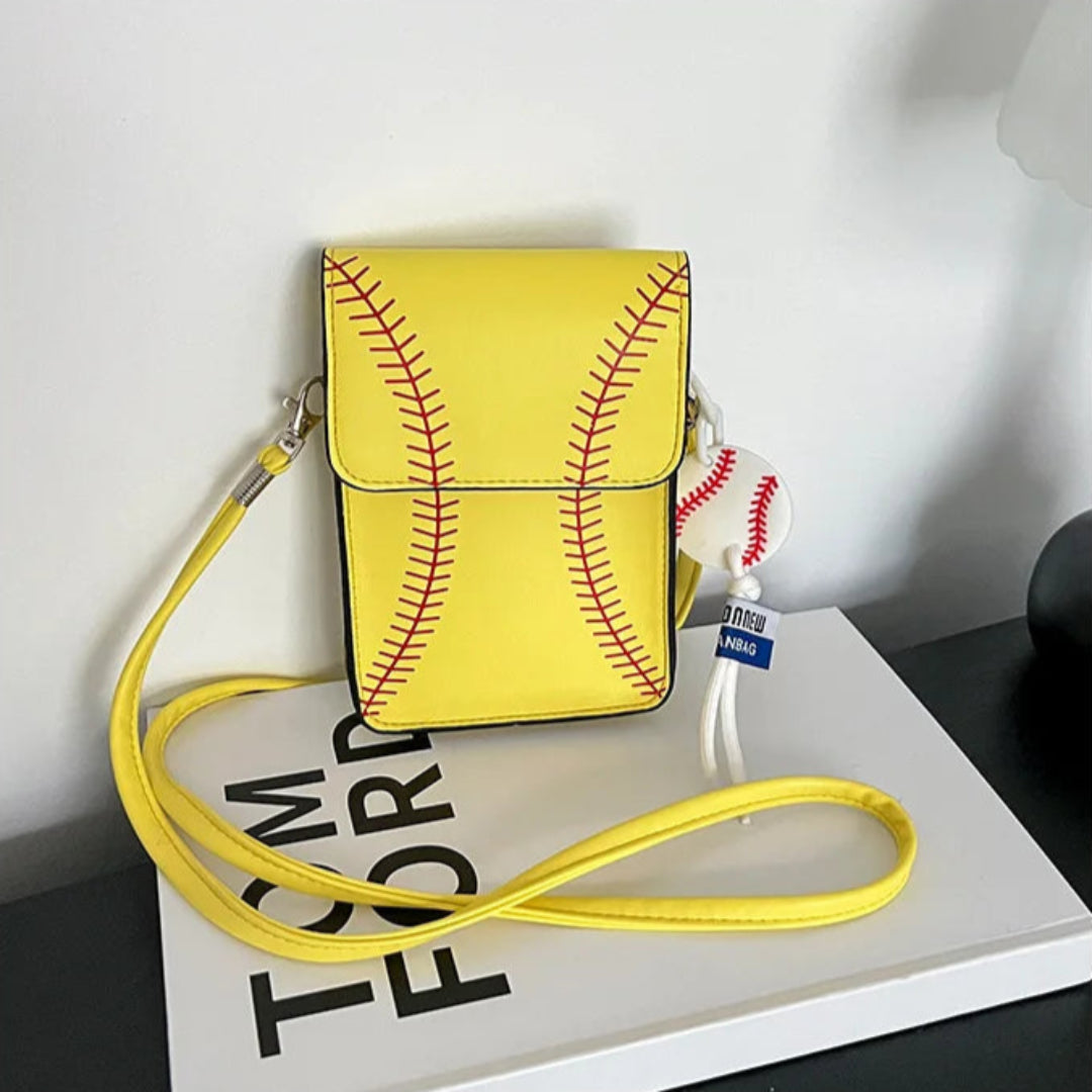 Damen Umhängetasche ⎜ Sportliche Baseball-Optik mit praktischem Münzanhänger und kompakter Größe