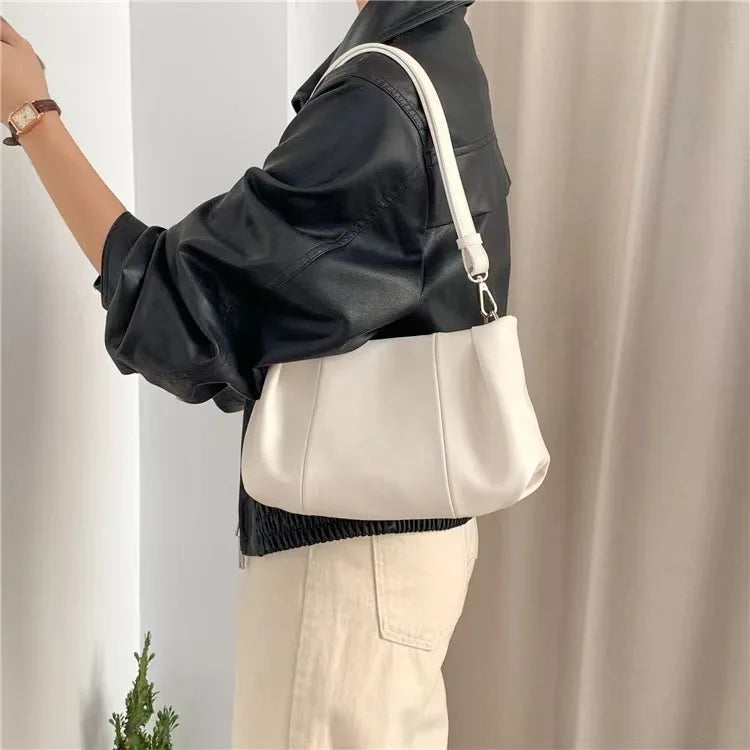 Schultertasche für Damen ⎜ Modische Unterarmtasche mit Reißverschluss und Falten-Design für Alltag und Ausgehen