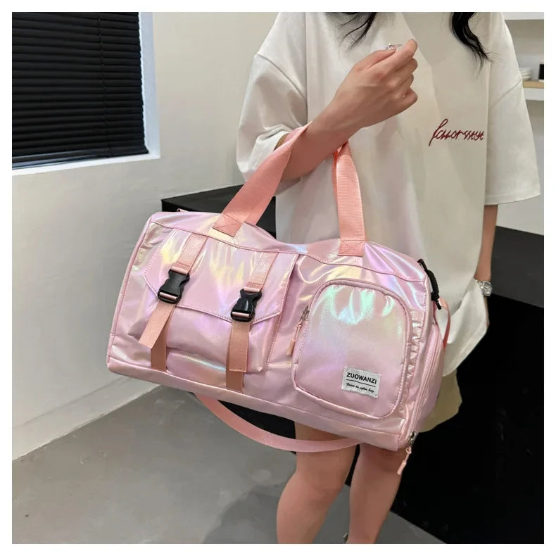 Sporttasche im Metallic-Look ⎜ Große Reisetasche mit viel Stauraum und praktischen Tragegriffen