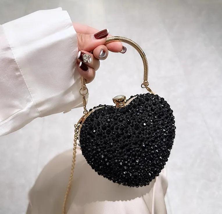 Abendtasche im Herz-Design ⎜ Glitzernde Handtasche mit Diamantenbesatz und Goldener Kette