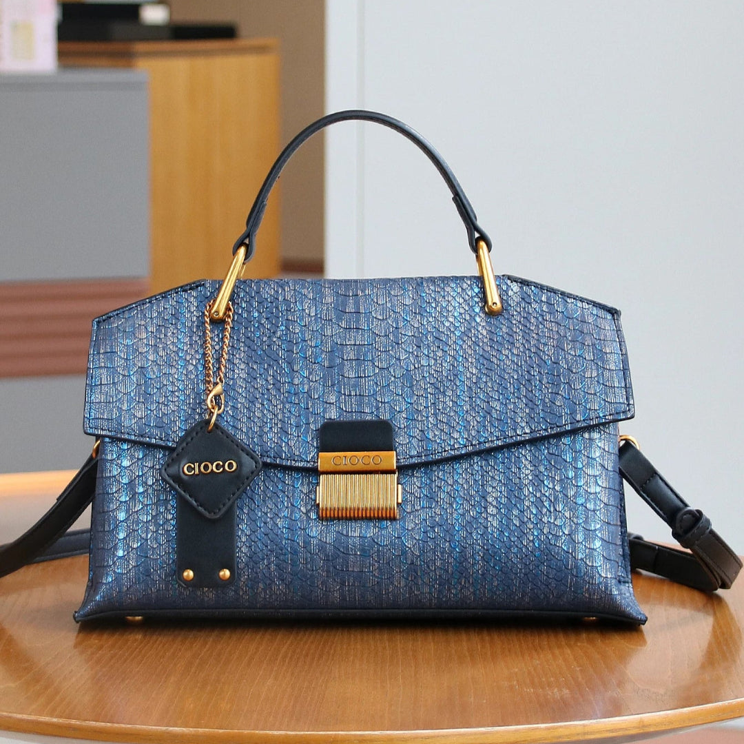 Damentasche mit Schlangenprägung ⎜ Elegante Handtasche in Blau mit Schultergurt und edlem Look