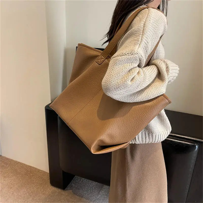 Retro Tragetasche für Damen ⎜ Hochwertiges Lederdesign mit geräumigem Innenraum und praktischem Tragegriff