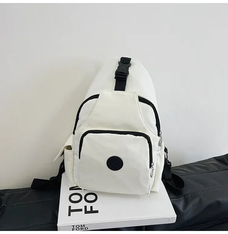 Modischer Rucksack für Frauen ⎜ Wasserdichte und praktische Umhängetasche