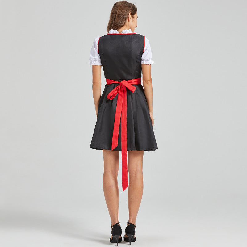 TRACHTIA SIA - Einzigartige Tracht für Damen mit Schürze und Bluse