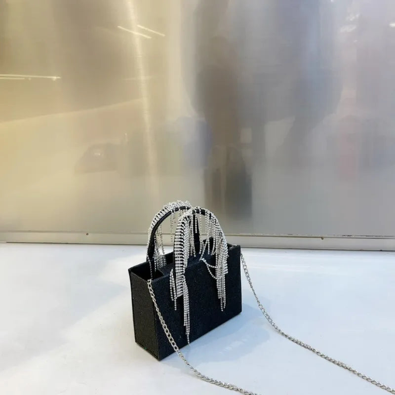 Handtasche für Damen ⎜ Glänzende Abendtasche mit Strassfransen und fester Form für festliche Anlässe