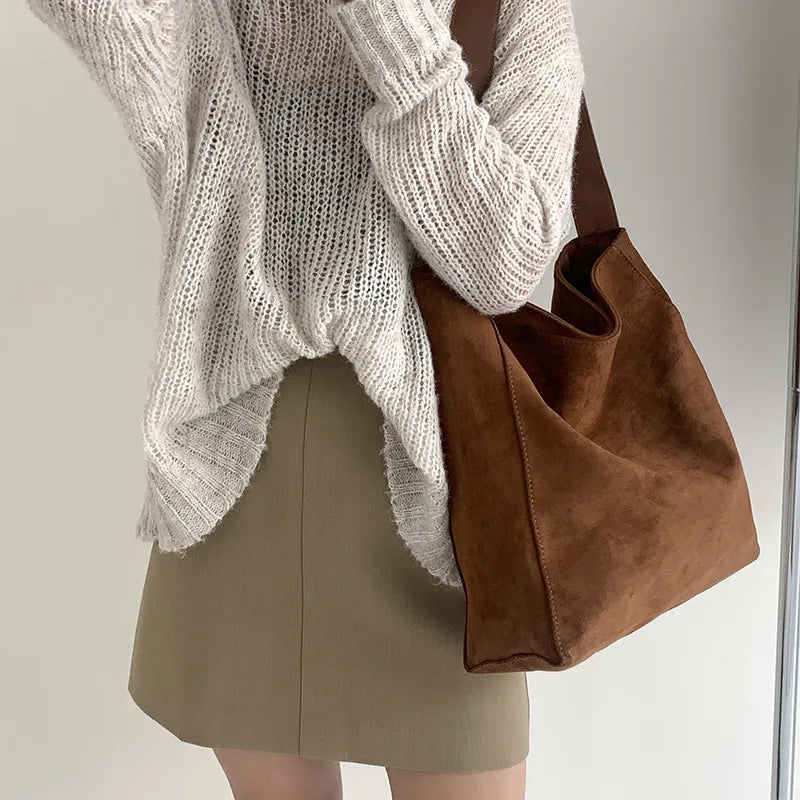 Schultertasche für Damen ⎜ Große Vintage-Tote aus Wildlederoptik mit weichem Griff für Herbst und Winter
