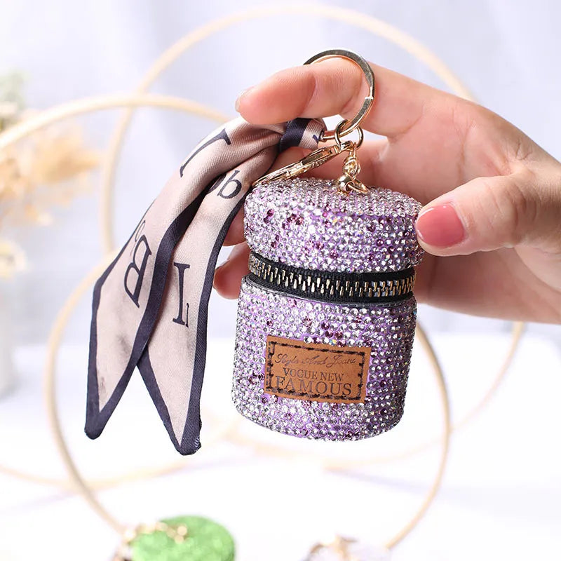 Schlüsselanhänger Münzbörse für Damen ⎜ Glitzerndes Mini-Portemonnaie mit Reißverschluss und Deko-Tuch