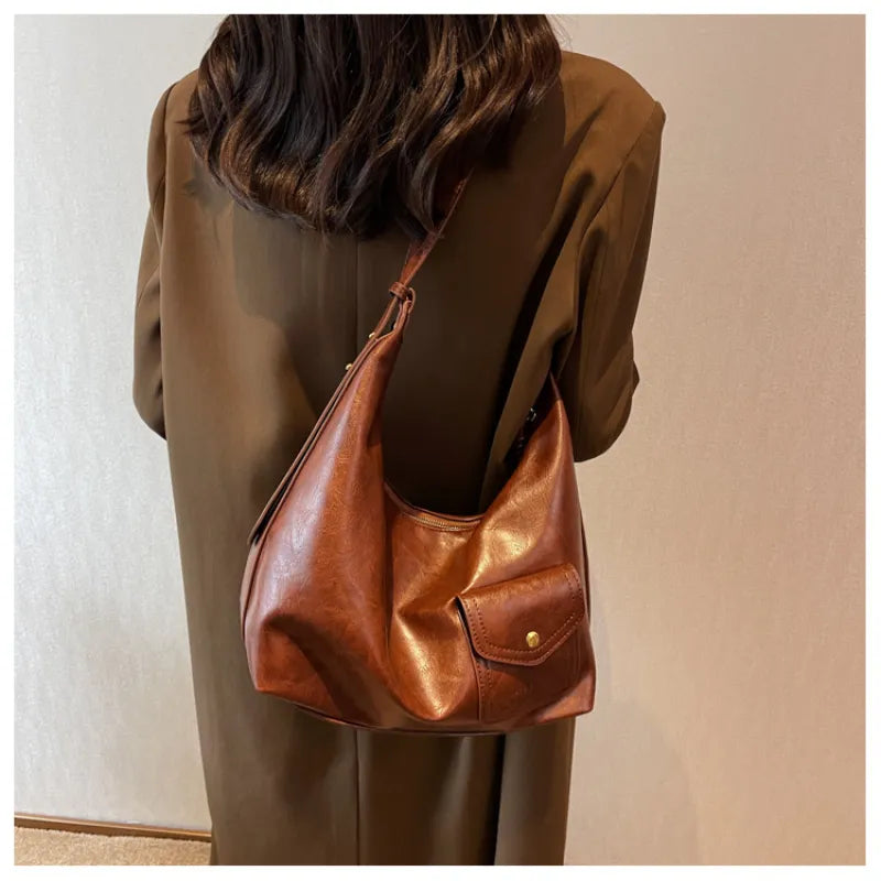 Schultertasche für Damen ⎜ Große Vintage-Umhängetasche aus Kunstleder mit Frontfach für Alltag und Büro