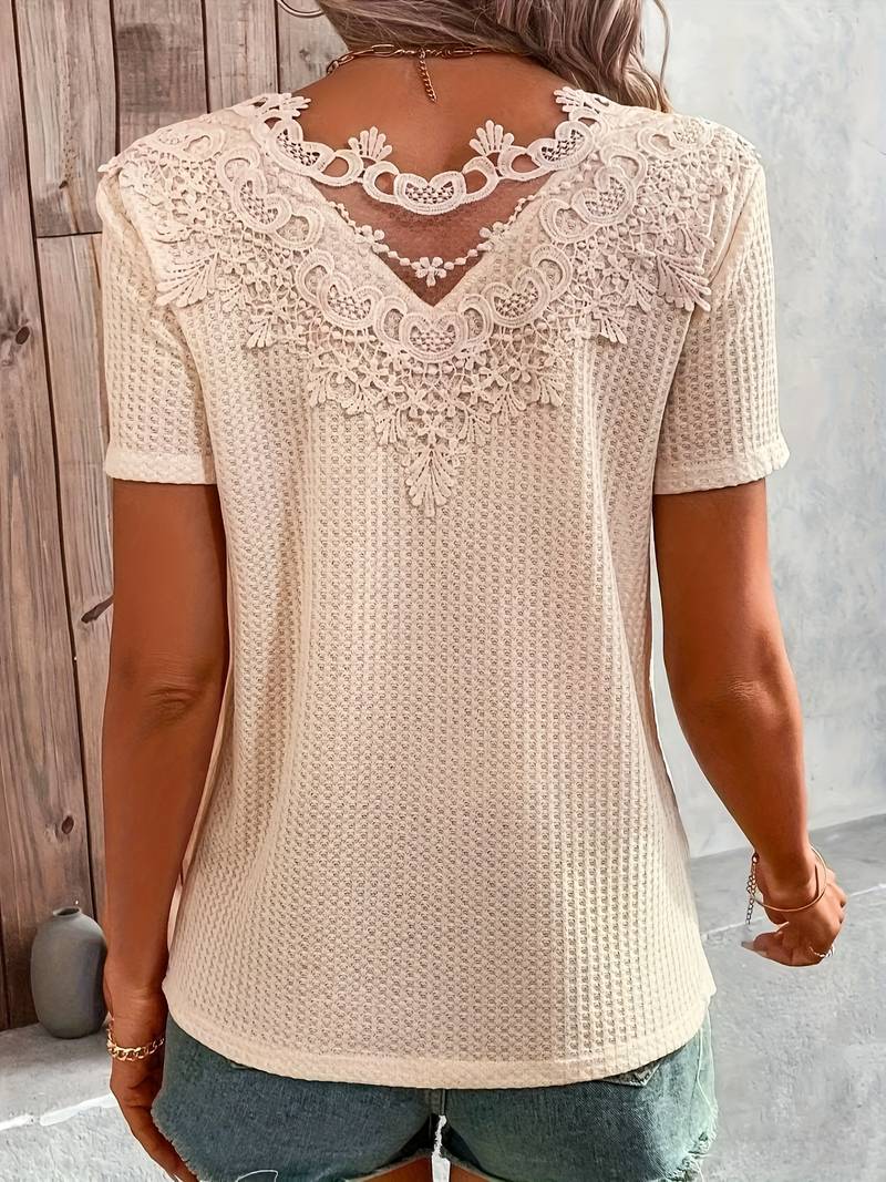 Lilli - T-Shirt aus kontrastierender Spitze mit Rundhalsausschnitt