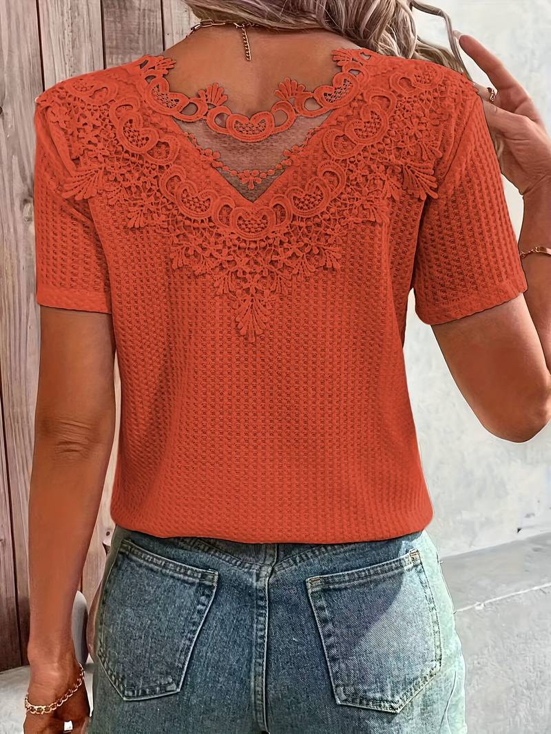 Lilli - T-Shirt aus kontrastierender Spitze mit Rundhalsausschnitt