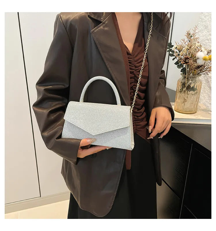 Glitzernde Handtasche für Damen ⎜ Elegante Clutch im modernen Design mit funkelnden Strasssteinen