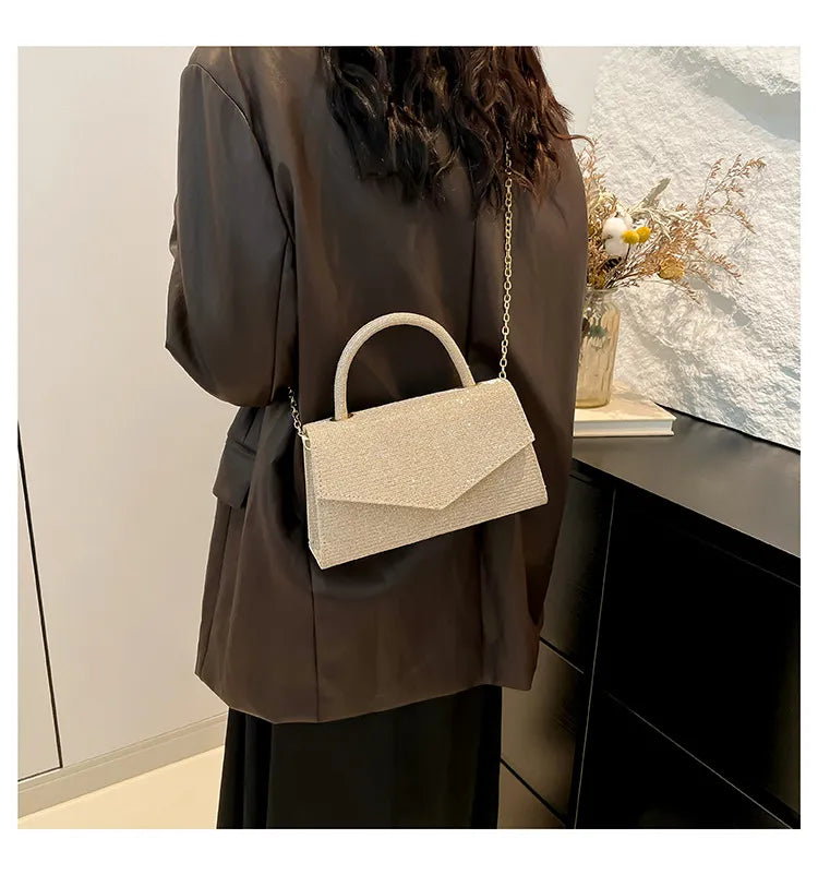 Glitzernde Handtasche für Damen ⎜ Elegante Clutch im modernen Design mit funkelnden Strasssteinen