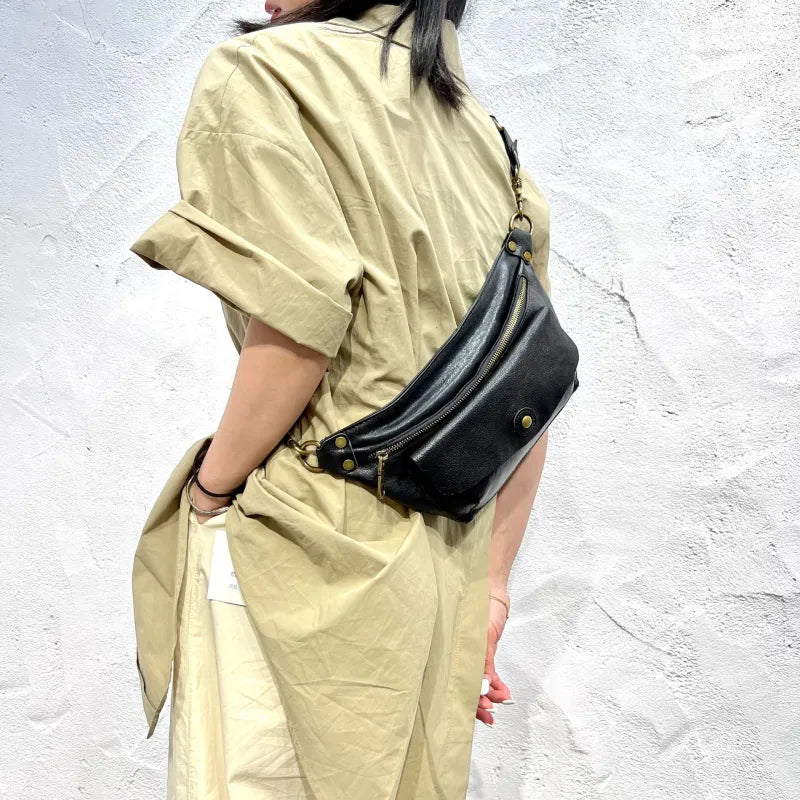 Gürteltasche für Damen ⎜ Edle Ledertasche mit Reißverschlüssen und verstellbarem Gurt für Reisen und Freizeit