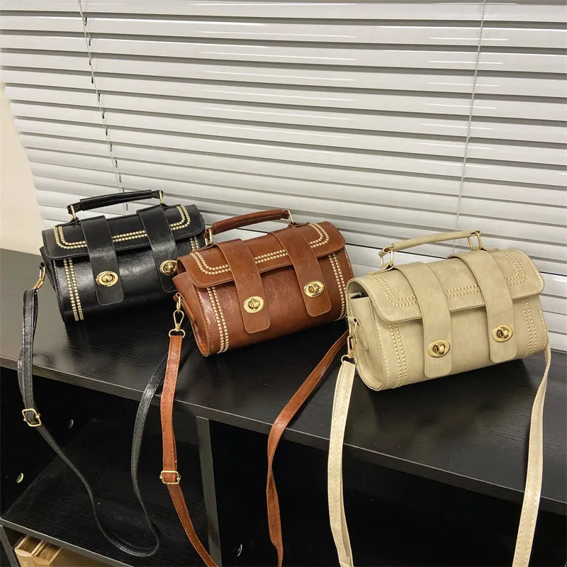 Handtasche für Damen ⎜ Vielseitige Umhängetasche mit Tragegriff und dekorativen Details für Alltag und Ausgehen