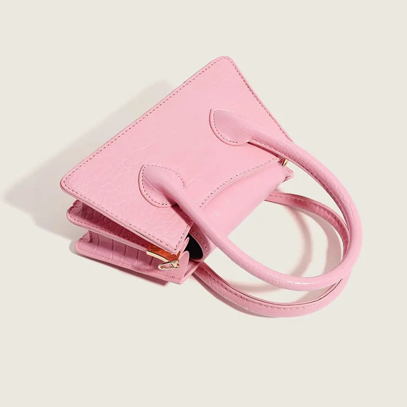 Handtasche für Damen ⎜ Kompakte Umhängetasche im Krokolook mit Tragehenkeln für stilvolle Alltags-Outfits