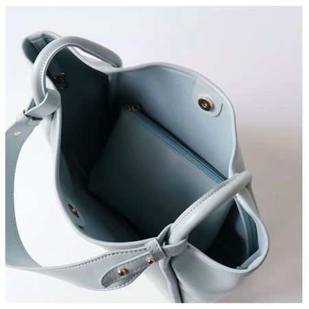 Große Schultertasche für Damen ⎜ Weiches Leder mit geräumigem Innenraum für Alltag und Reisen
