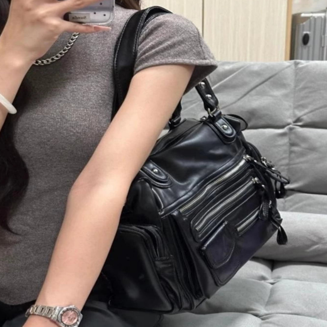 Damen Handtasche in Schwarz ⎜ Vintage Schultertasche im Biker-Stil mit Reißverschlüssen und abnehmbarem Gurt