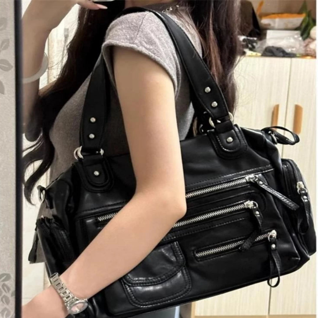 Damen Handtasche in Schwarz ⎜ Vintage Schultertasche im Biker-Stil mit Reißverschlüssen und abnehmbarem Gurt
